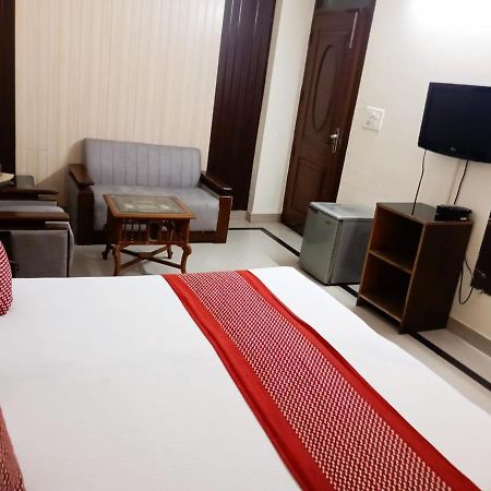 Hotel Home Stay Dwarka Delhi  Bagian luar foto