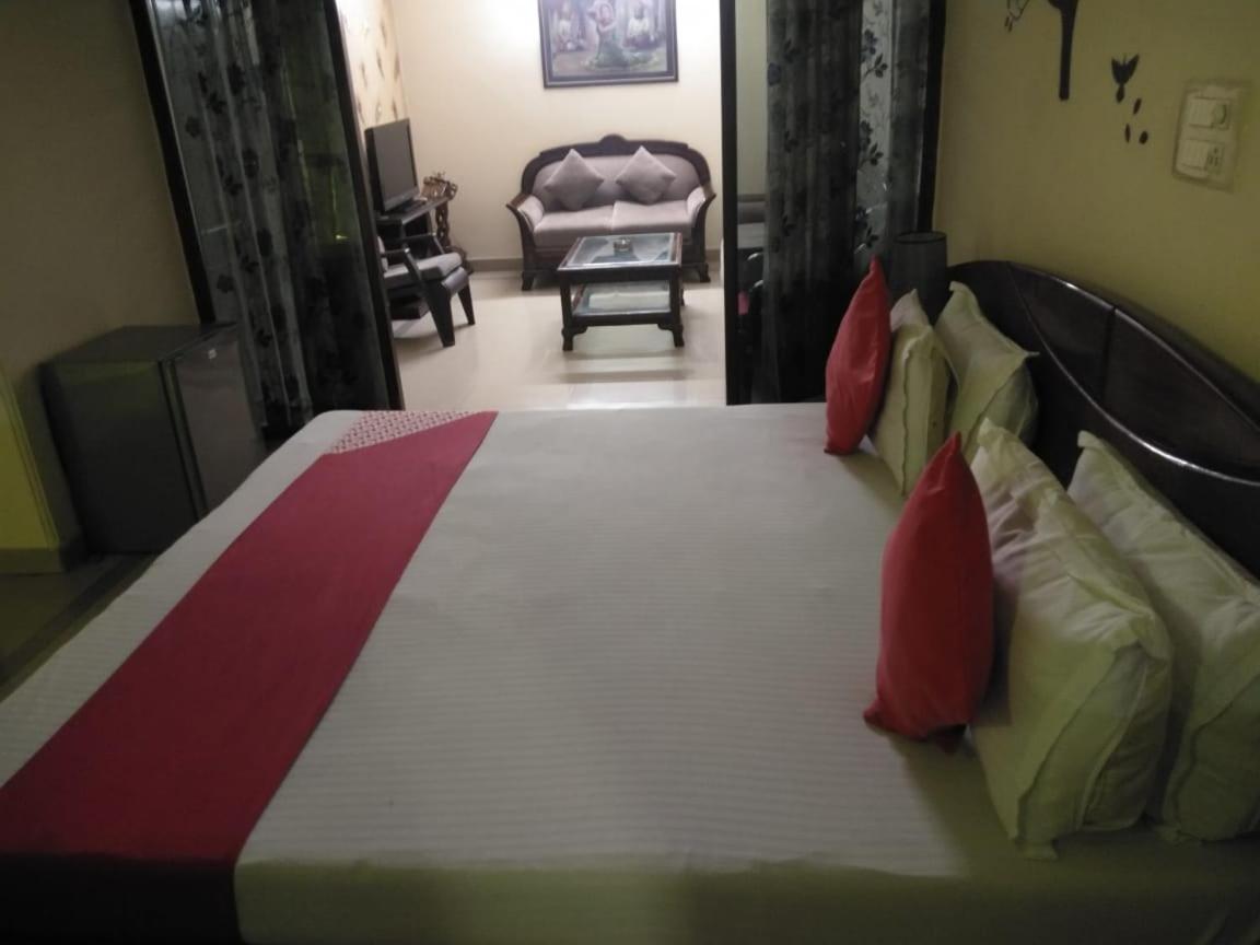 Hotel Home Stay Dwarka Delhi  Bagian luar foto