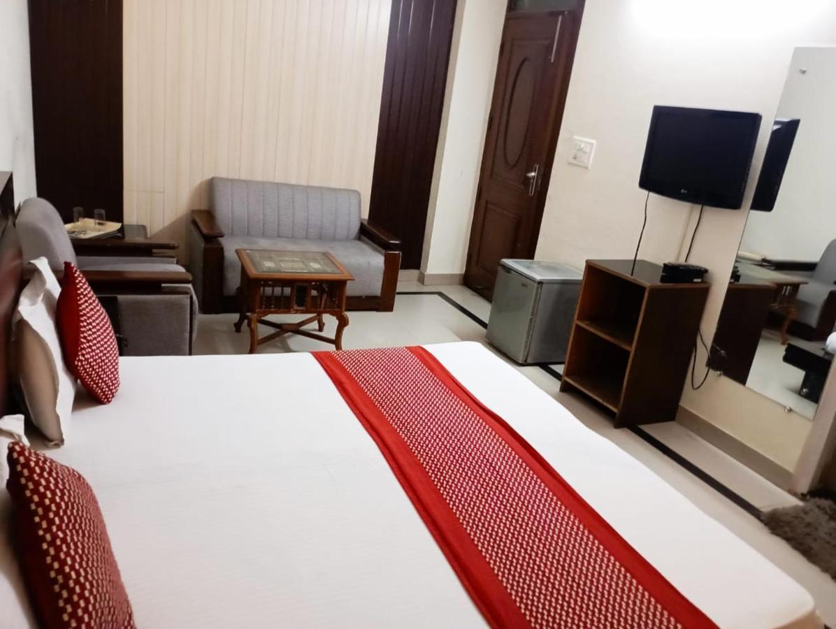 Hotel Home Stay Dwarka Delhi  Bagian luar foto