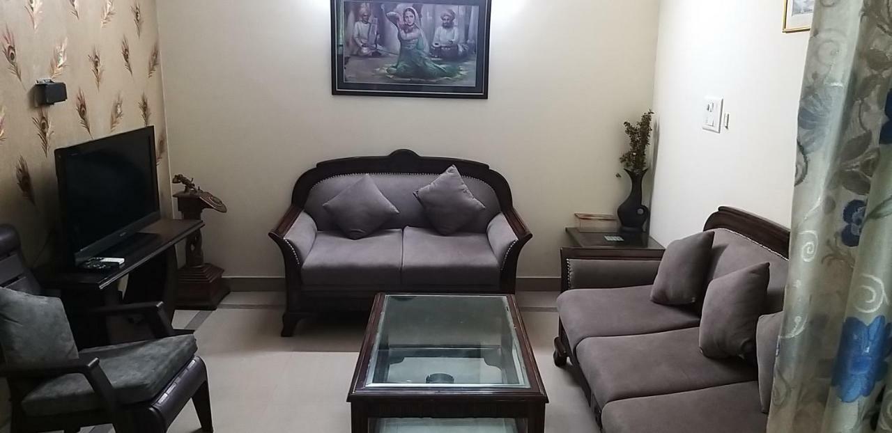 Hotel Home Stay Dwarka Delhi  Bagian luar foto
